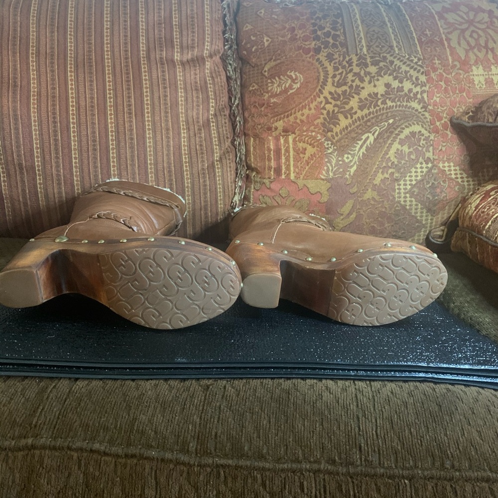 Ugg Savanna 3209 boot leather upper/wooden heels - Picture 4 of 6
